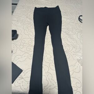 Women’s Lululemon’s size 6 black reveal leggings new